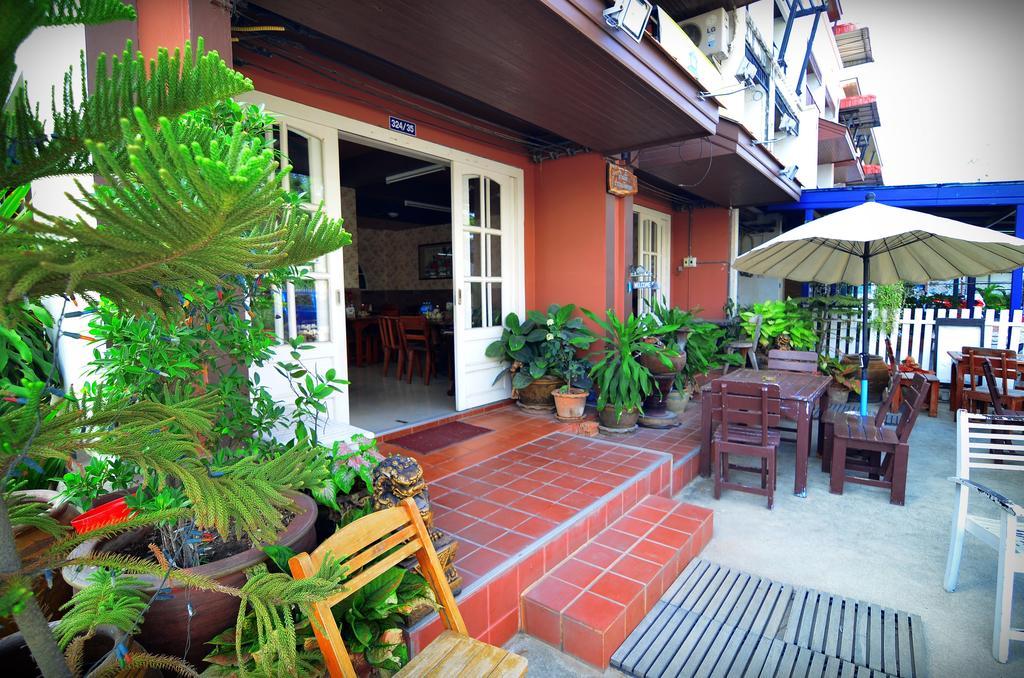 The Famous House - Jomtien Hotell Exteriör bild