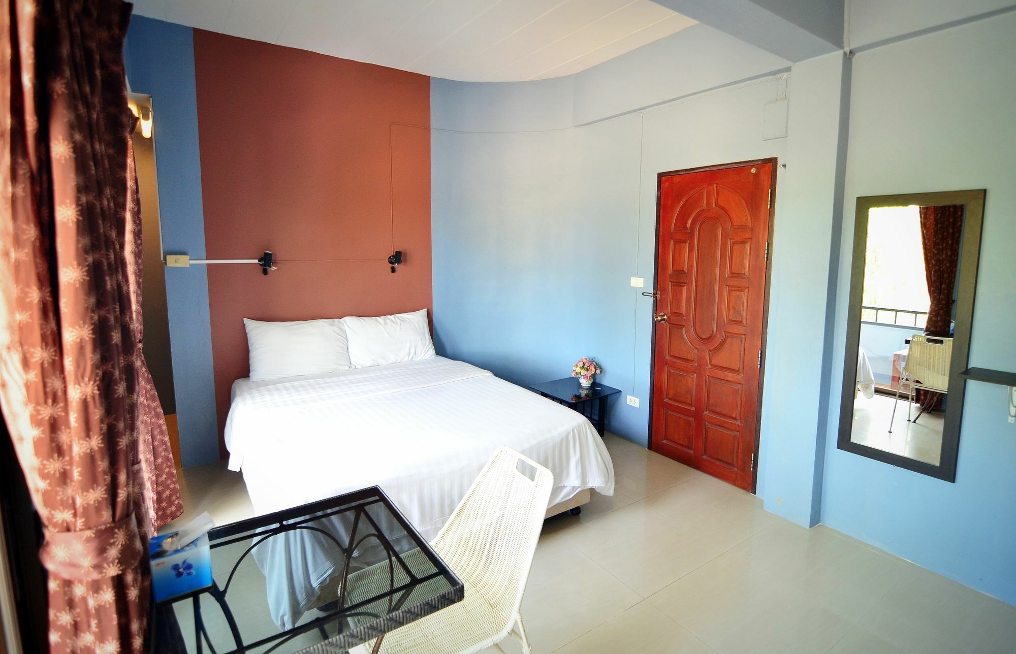 The Famous House - Jomtien Hotell Exteriör bild