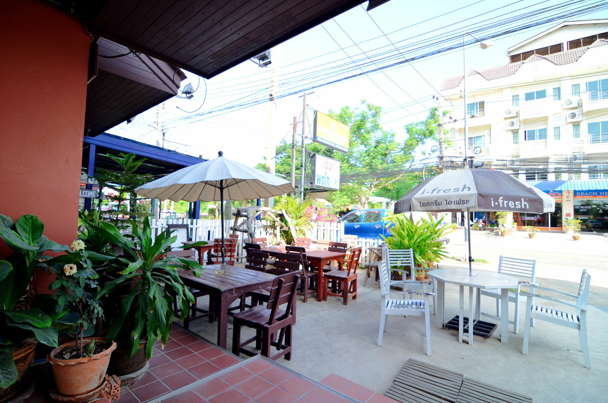 The Famous House - Jomtien Hotell Exteriör bild