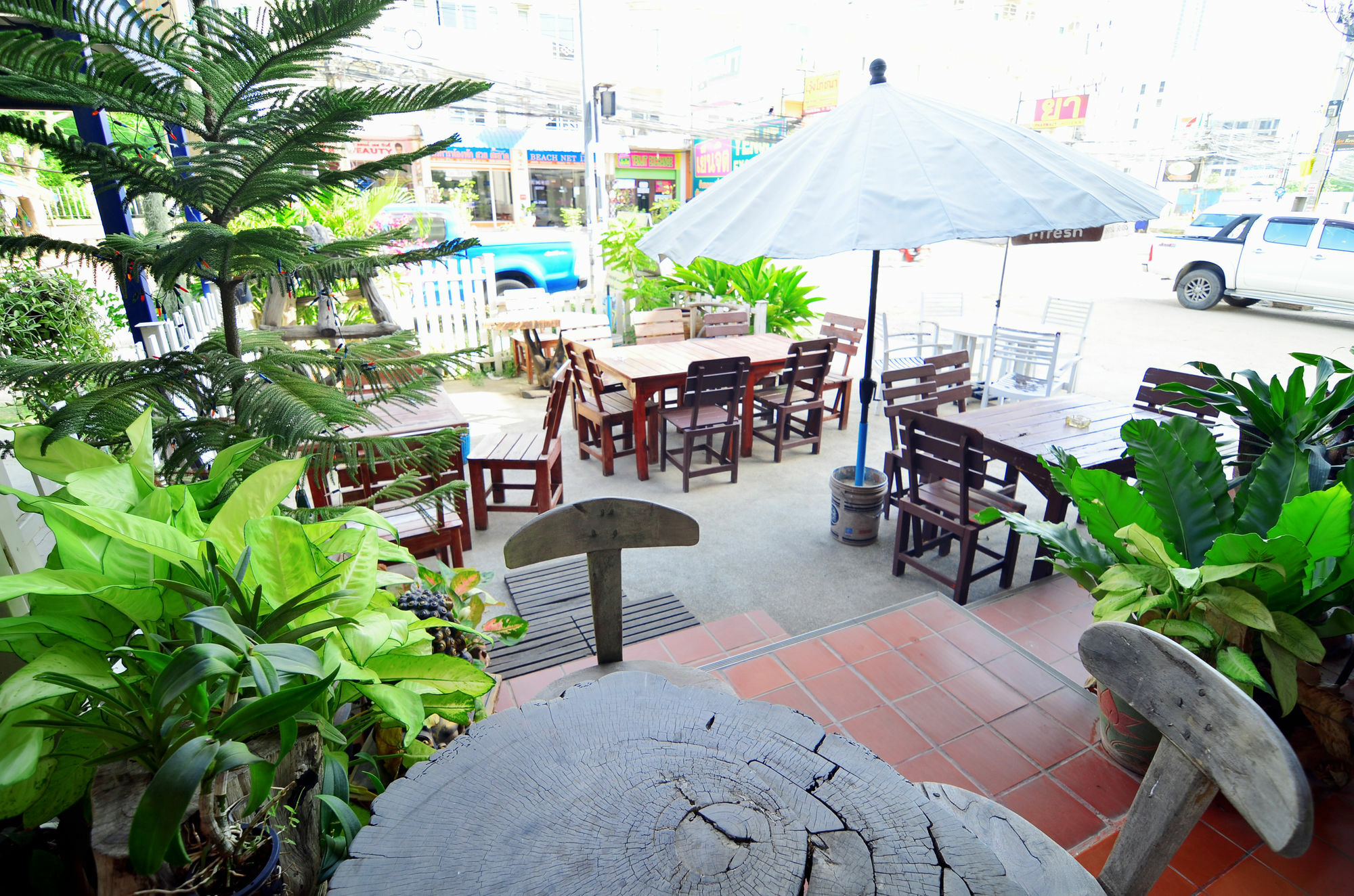 The Famous House - Jomtien Hotell Exteriör bild